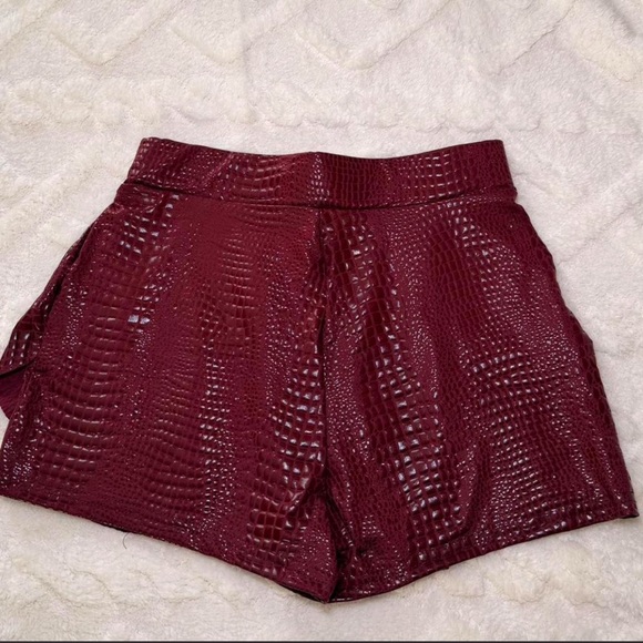 Textured Wine Red Ruffle Mini Skirt - Picture 2 of 2